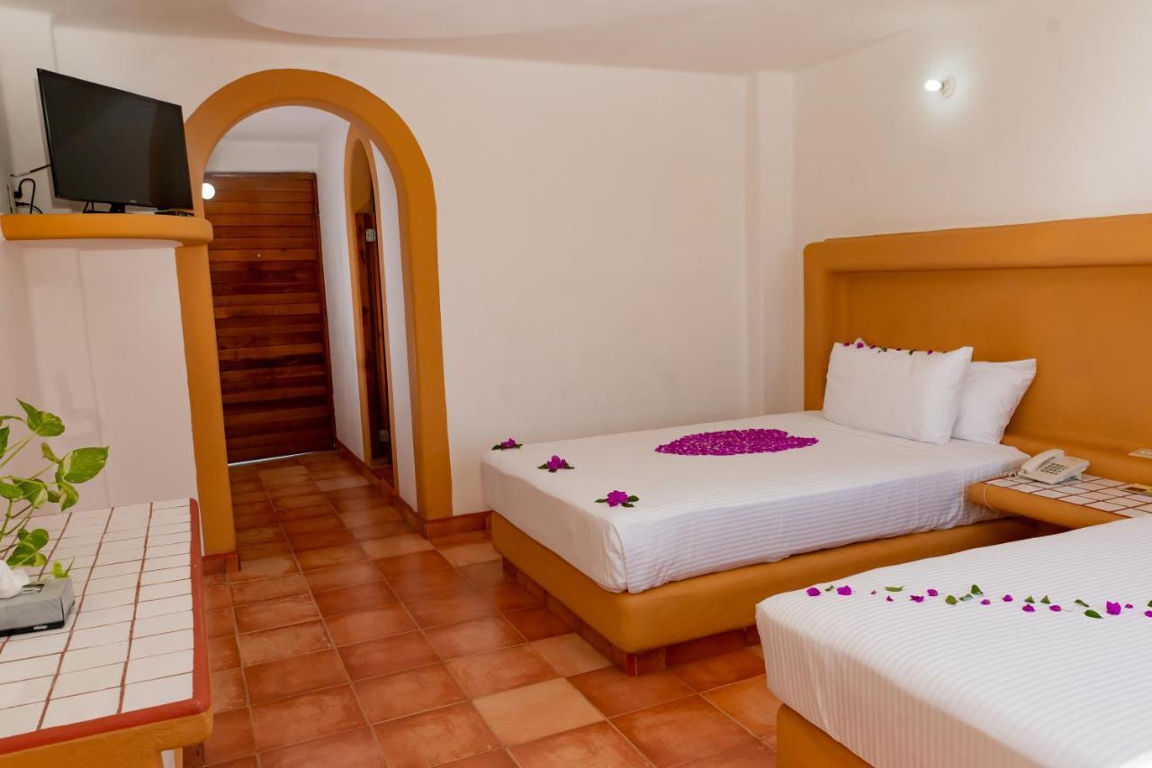 Hotel Irma Сиуатанехо Экстерьер фото