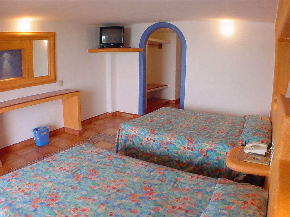 Hotel Irma Сиуатанехо Экстерьер фото